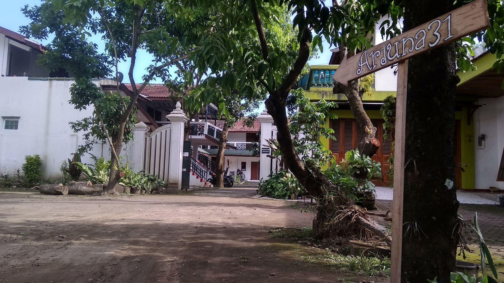 Arjuna 31 Yogyakarta Esterno foto